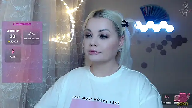 Snapshot of JewellKiss7 chatting on December 1, 4:12 pm JewellKiss7 online show from December 1, 4:12 pm