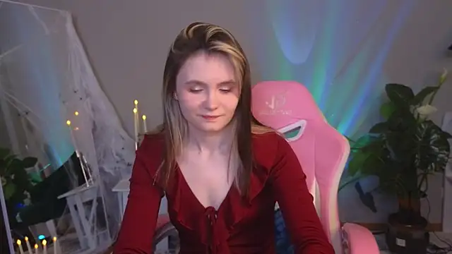 Snapshot of CiriRianonn chatting on October 29, 4:37 am CiriRianonn online show from October 29, 4:37 am