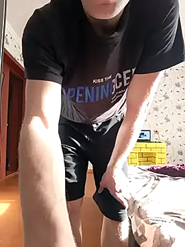 red red00 online show from March 6, 1:24 pm