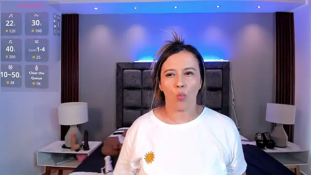 Snapshot of Susann_Ross chatting on July 10, 11:35 am Susann Ross online show from July 10, 11:35 am