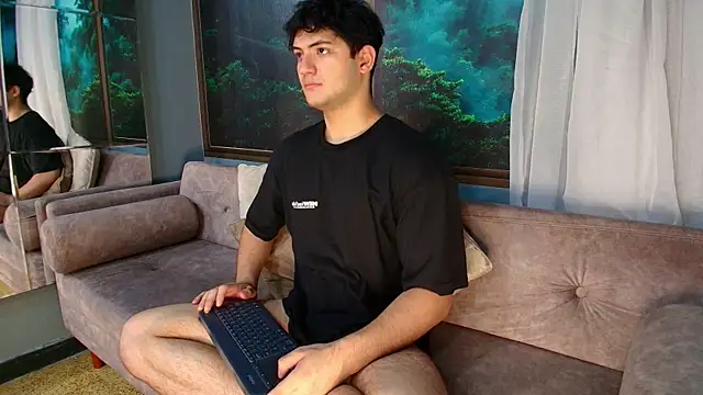 Snapshot of Mark_Evans1_ chatting on February 13, 1:50 am Mark Evans1  online show from February 13, 1:50 am