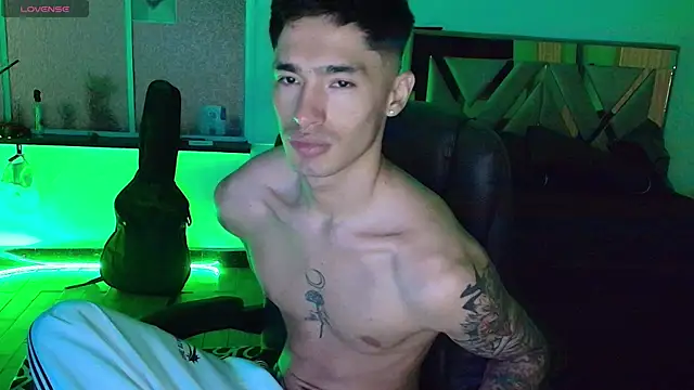 Damon  333 online show from November 2, 11:29 pm