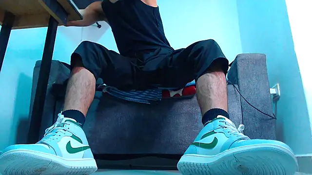 Snapshot of mastersmits chatting on October 29, 2:36 am mastersmits online show from October 29, 2:36 am