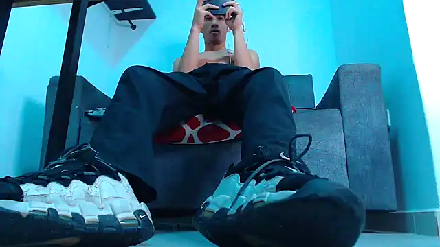 Snapshot of mastersmits chatting on November 12, 2:23 am mastersmits online show from November 12, 2:23 am