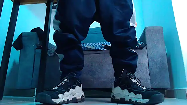 Snapshot of mastersmits chatting on November 15, 1:25 am mastersmits online show from November 15, 1:25 am