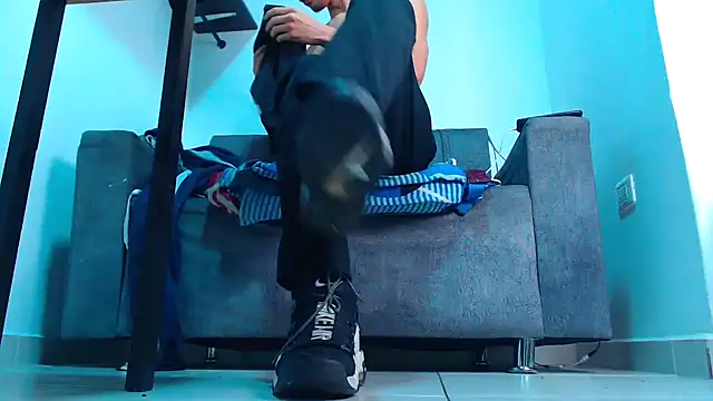 Snapshot of mastersmits chatting on November 19, 2:11 am mastersmits online show from November 19, 2:11 am