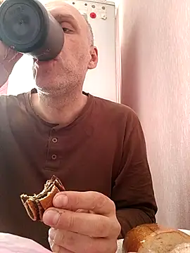 Pineapple04 online show from February 10, 8:18 am