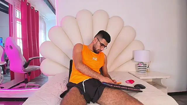 Snapshot of Ethan__Walker chatting on February 24, 1:53 pm Ethan Walker online show from February 24, 1:53 pm