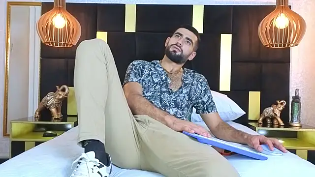 Snapshot of Ethan__Walker chatting on November 6, 7:37 pm Ethan Walker online show from November 6, 7:37 pm