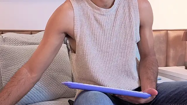 Ethan  Walker online show from March 8, 6:55 pm