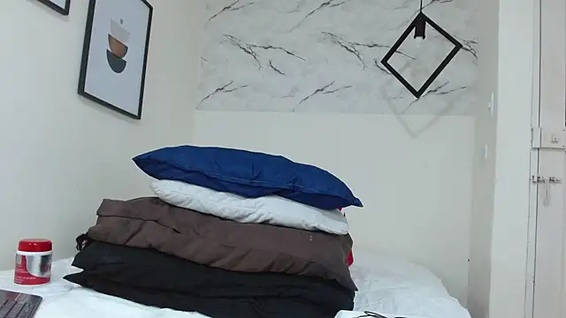 EvaMills1 online show from November 10, 8:41 pm