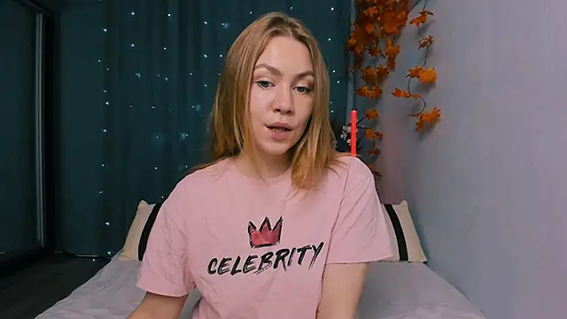 InsatiableFoxX online show from October 29, 8:54 pm