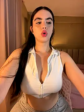 Snapshot of Mavi_Coless chatting on December 14, 12:49 am Mavi Coless online show from December 14, 12:49 am