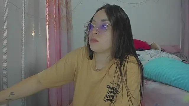 Snapshot of HARLEYNAPIER chatting on July 5, 10:50 pm HARLEYNAPIER online show from July 5, 10:50 pm