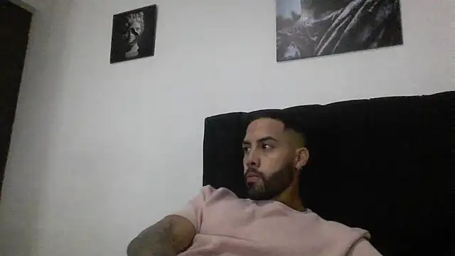 Hendry  online show from February 7, 2:40 am