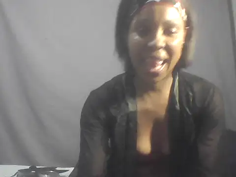 Sexyzee4play online show from August 7, 6:32 pm