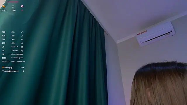 Snapshot of Alice__grace chatting on December 9, 4:37 pm Alice grace online show from December 9, 4:37 pm