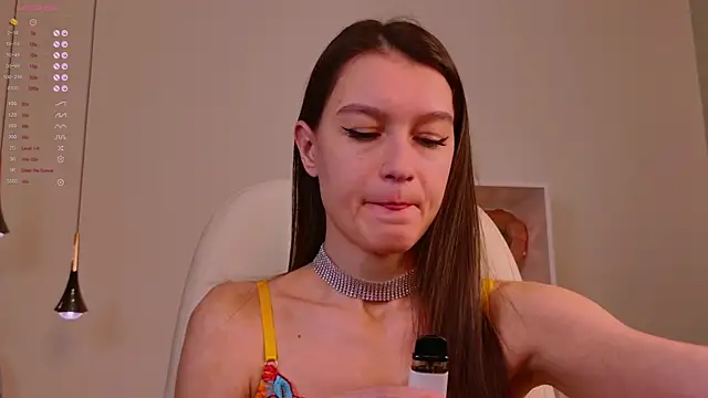 Snapshot of Alice__grace chatting on January 31, 4:47 am Alice grace online show from January 31, 4:47 am