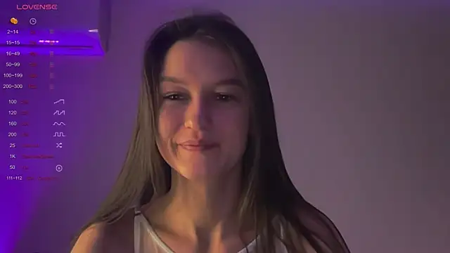 Snapshot of Alice__grace chatting on February 11, 4:13 pm Alice grace online show from February 11, 4:13 pm