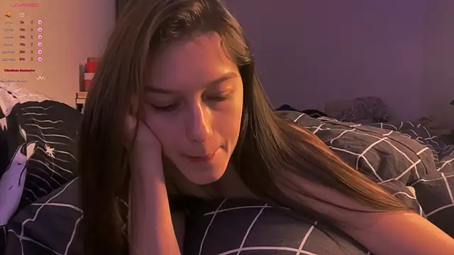 Snapshot of Alice__grace chatting on February 27, 3:59 pm Alice grace online show from February 27, 3:59 pm