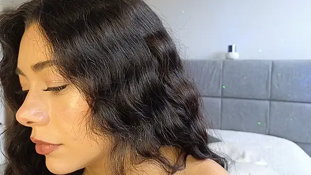 Snapshot of Soffimoon_ chatting on May 5, 7:55 pm Soffimoon online show from May 5, 7:55 pm