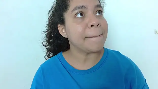 yulissa18 online show from March 9, 3:32 am