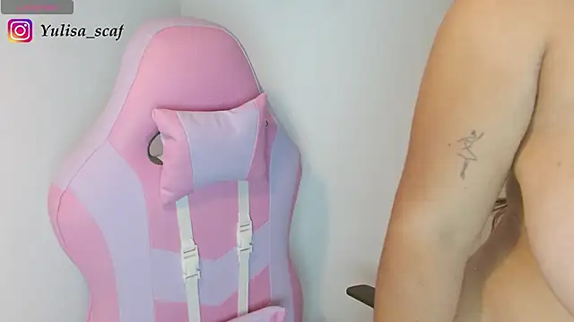 yulissa18 online show from June 11, 4:10 am