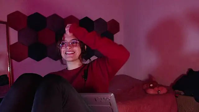 liz-beths online show from March 18, 12:16 am