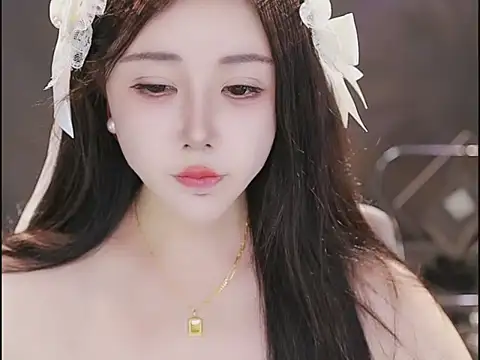 Qiaoqiao  online show from November 12, 2:28 pm