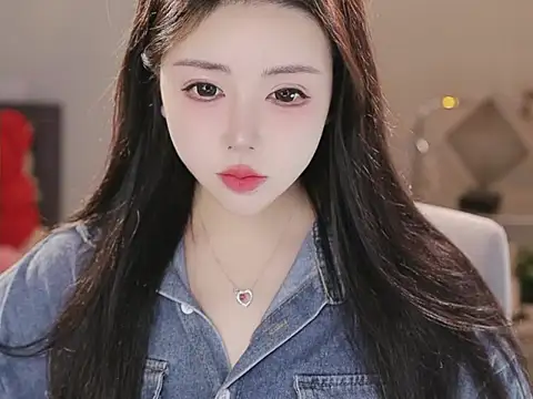 Qiaoqiao  online show from December 16, 4:12 pm