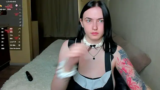 Witch Lady online show from June 17, 6:05 am