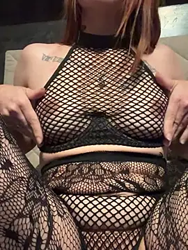 Snapshot of joie_20 chatting on April 1, 8:50 pm joie 20 online show from April 1, 8:50 pm