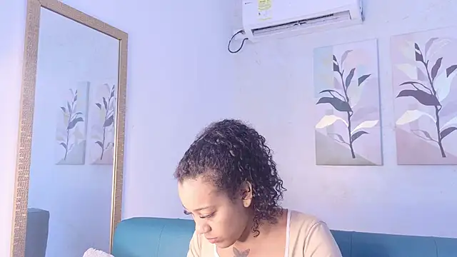 Snapshot of flavia_cruz chatting on June 16, 11:57 am flavia cruz online show from June 16, 11:57 am