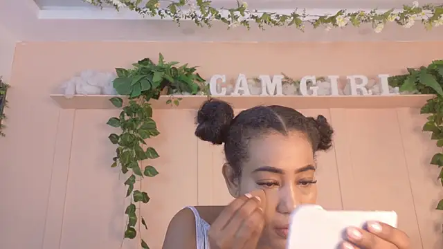 flavia cruz online show from July 9, 12:20 pm