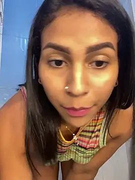 Snapshot of sharonmiller_2_ chatting on February 25, 10:29 pm sharonmiller 2 online show from February 25, 10:29 pm