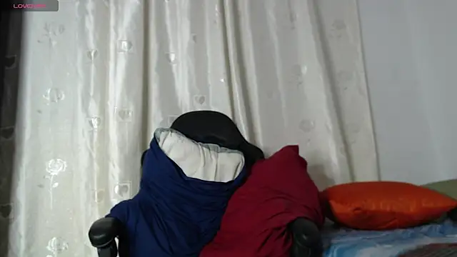 Snapshot of tizziano_castillo_ chatting on January 9, 1:50 am tizziano castillo online show from January 9, 1:50 am