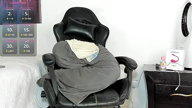 tizziano castillo  online show from March 9, 5:50 pm