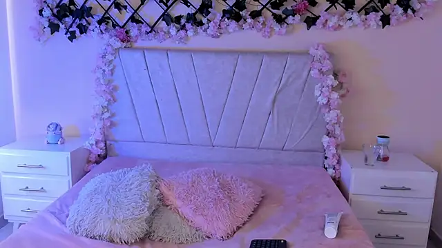 Snapshot of baby_kaliope chatting on December 12, 1:17 pm baby kaliope online show from December 12, 1:17 pm