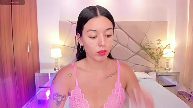 zoee jackson online show from February 20, 6:46 pm