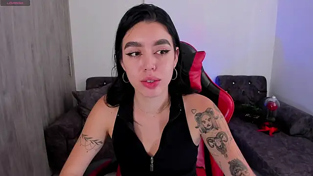 Snapshot of zoee_jackson chatting on May 16, 5:12 pm zoee jackson online show from May 16, 5:12 pm