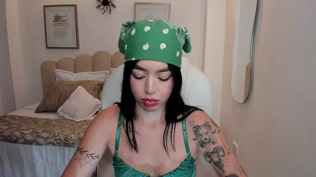 Snapshot of zoee_jackson chatting on May 21, 7:32 pm zoee jackson online show from May 21, 7:32 pm