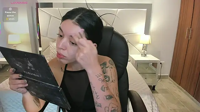 Snapshot of zoee_jackson chatting on June 10, 7:35 pm zoee jackson online show from June 10, 7:35 pm