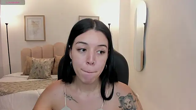 zoee jackson online show from July 6, 6:43 pm