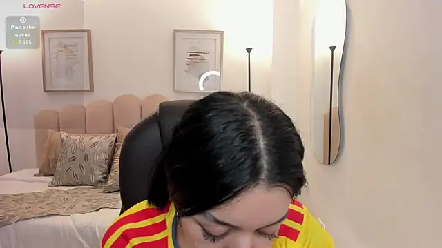 zoee jackson online show from July 7, 6:23 pm