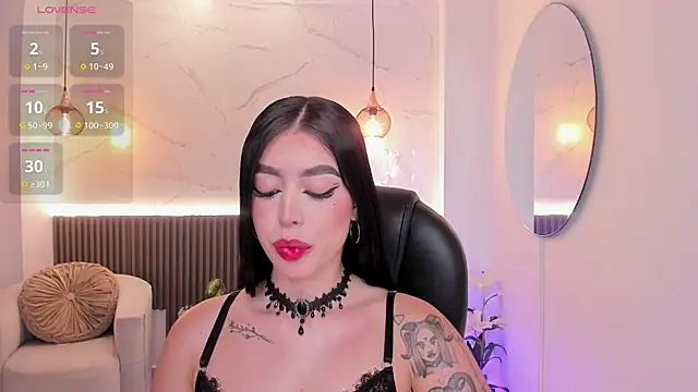 zoee jackson online show from July 18, 7:17 pm