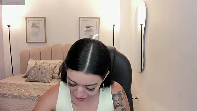 zoee jackson online show from July 23, 5:55 pm