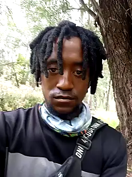 Snapshot of Hentaii001 chatting on December 15, 11:23 am Hentaii001 online show from December 15, 11:23 am