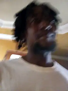 Snapshot of Hentaii001 chatting on February 17, 11:13 am Hentaii001 online show from February 17, 11:13 am