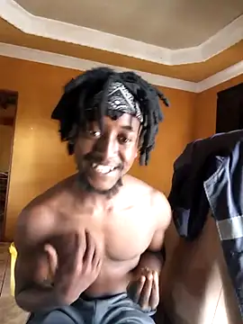 Snapshot of Hentaii001 chatting on February 27, 6:29 am Hentaii001 online show from February 27, 6:29 am