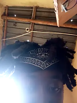 Snapshot of Hentaii001 chatting on March 11, 8:41 am Hentaii001 online show from March 11, 8:41 am